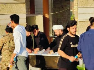 موكب "أئمة البقيع" يدعم طلبة السادس الإعدادي خلال الامتحانات الوزارية في المثنى