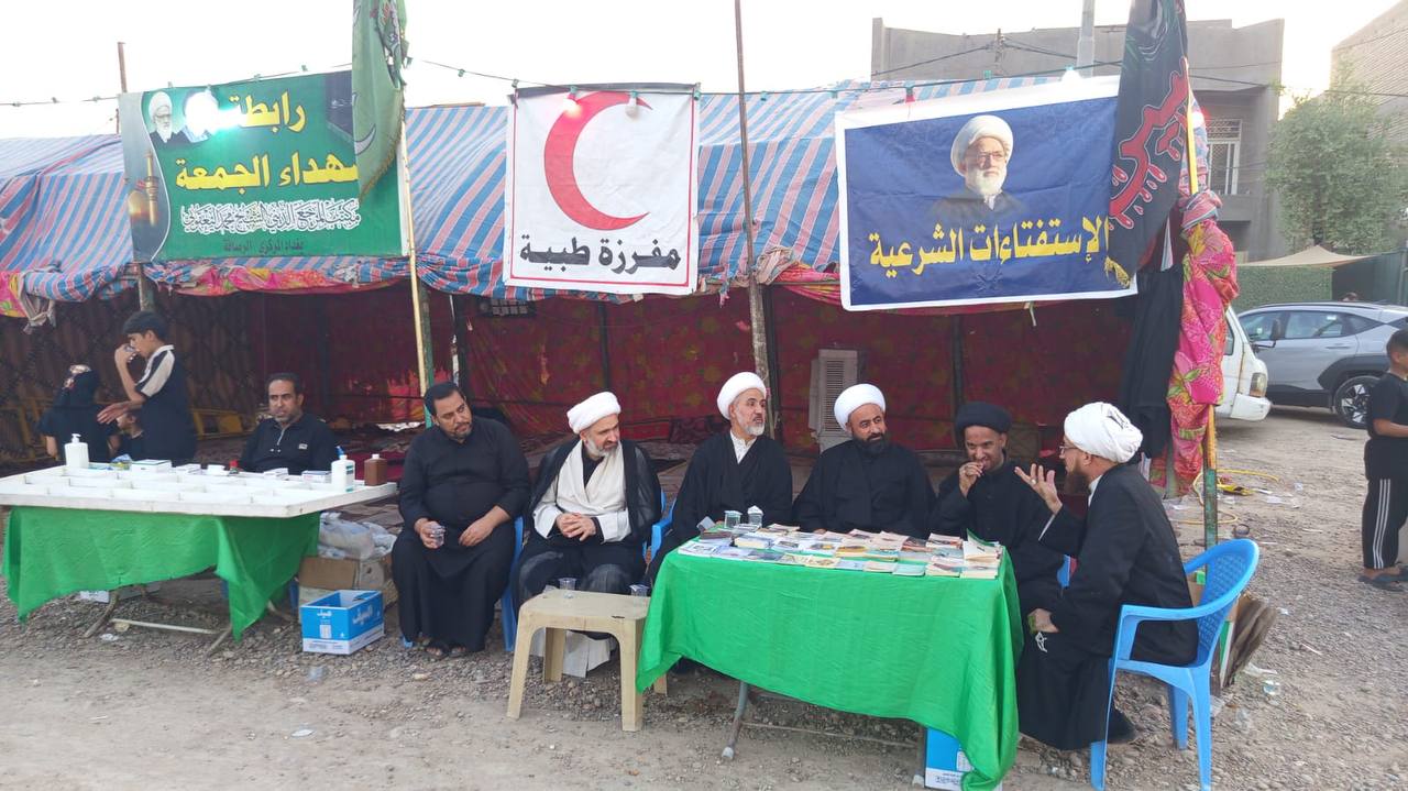 وفدٌ من مكتب المرجعية الدينية بالنجف الأشرف يتفقد المواكب الحسينية على طريق أربعينية الإمام الحسين (ع)