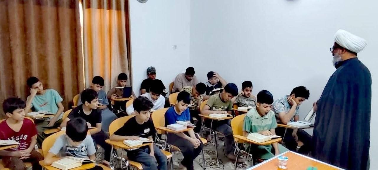 بإشراف مكتب فضلاء النجف الأشرف: تواصل الدروس الأخلاقية والعقائدية لبرنامج مدارس الأشبال